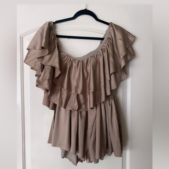 Women Elegant Ruffles Solid Jumpsuit In Khaki Sizes S - Picture 6 of 6